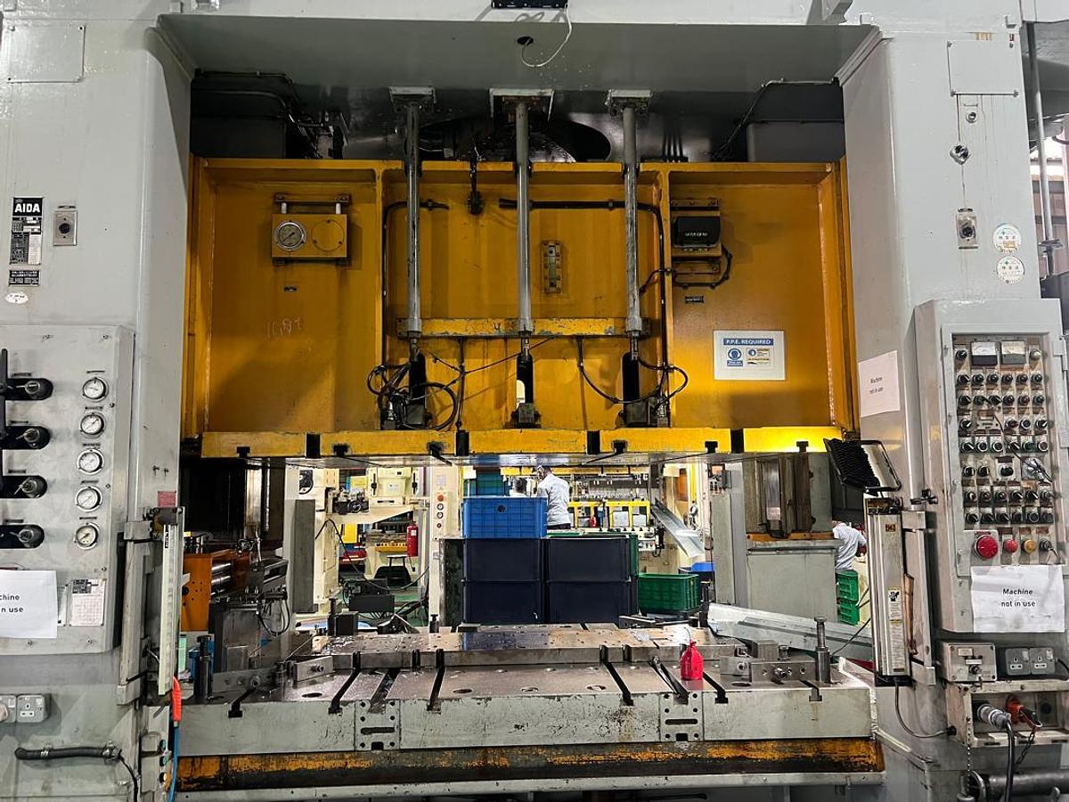 Used Aida D-30 300T Stamping Press Year 1981