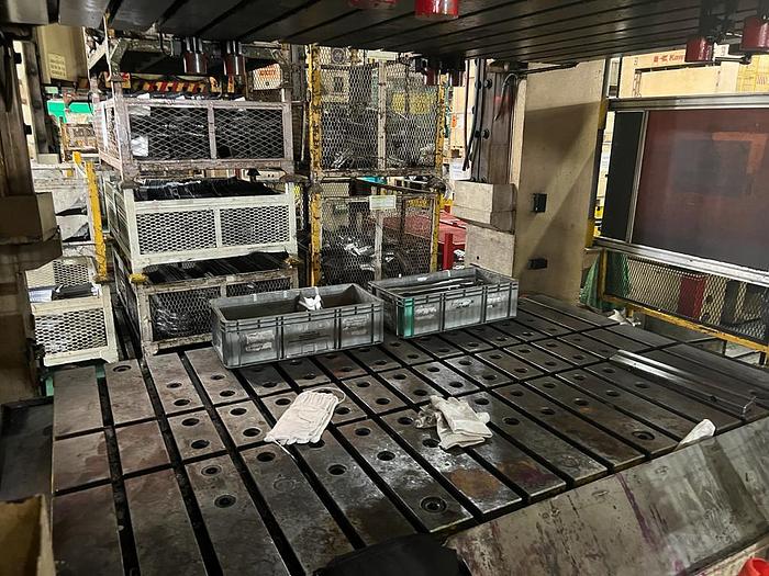 Used Hyundai 300T Model SA2-300 Year 1996 Stamping Press