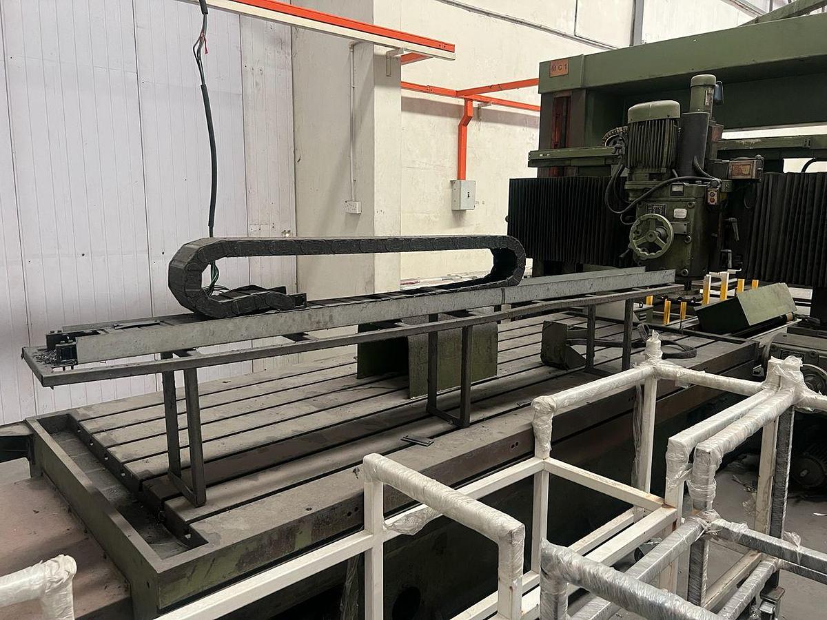 Used Chin Yuan Hsing CH3000 Plano Milling Machine Year 1993