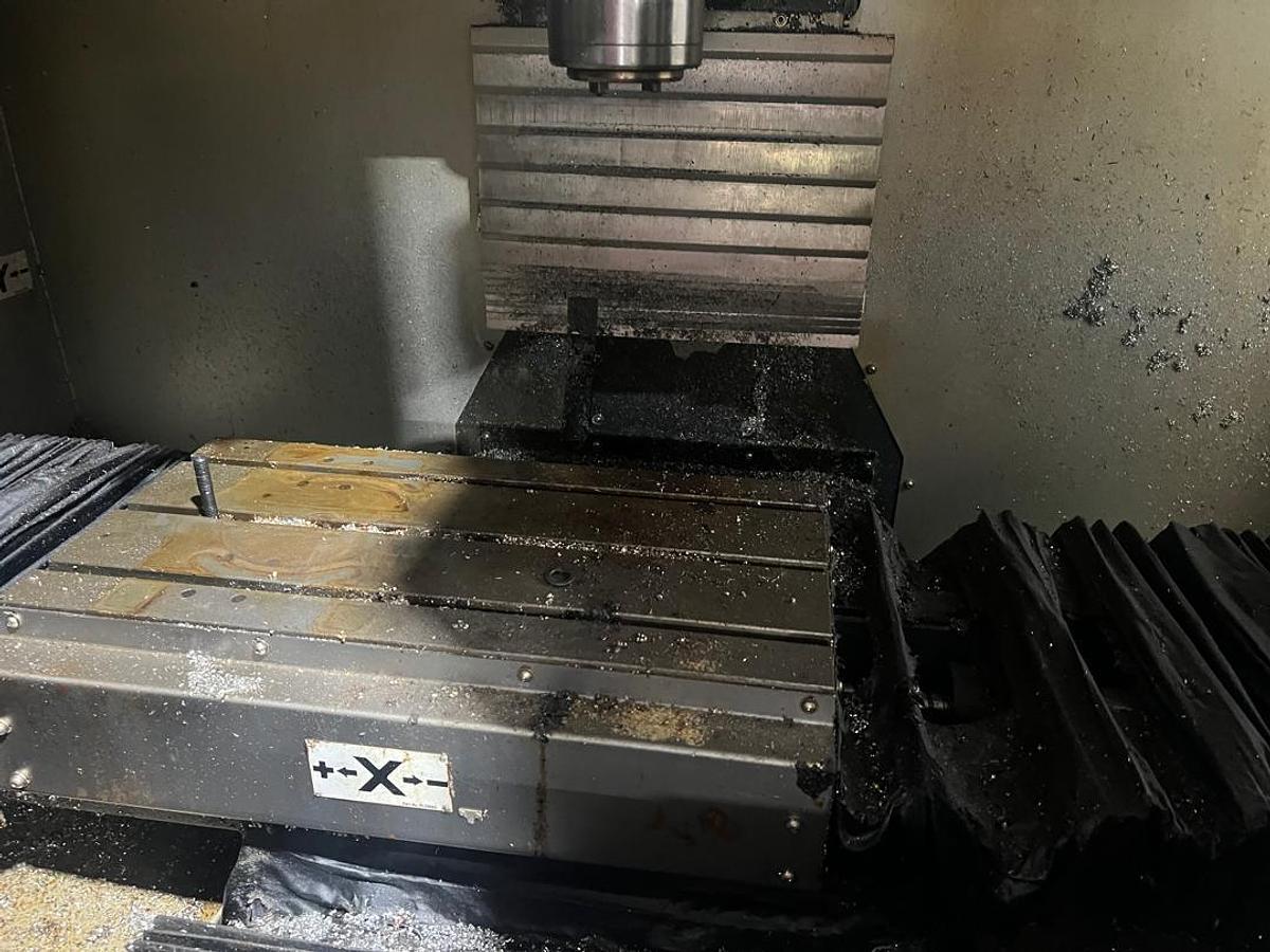 Used Pinnacle LV500B Vertical Machining Center Year 2009