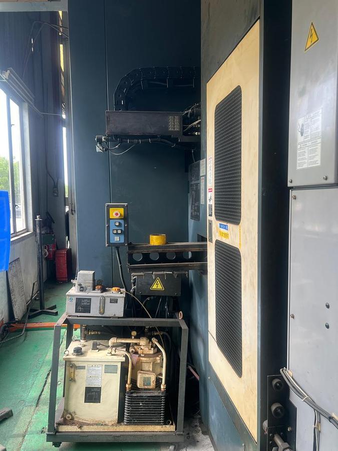 Used Makino MCC2013 CNC Horizontal Machining Center