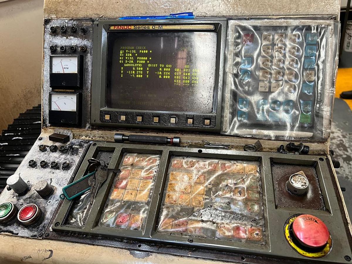 Used Fong Lee MCV-3000XL Milling Machine Year 1996