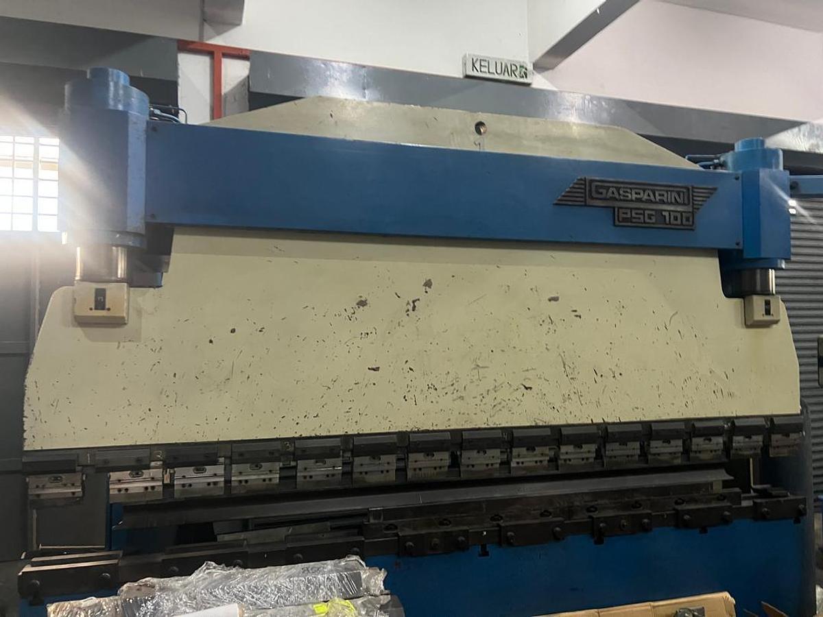 Used Hässleholms (Roundo) PS 310 Hydraulic Plate Bending Machine Year 1982