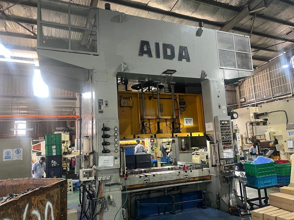 Used Aida D-30 300T Stamping Press Year 1981