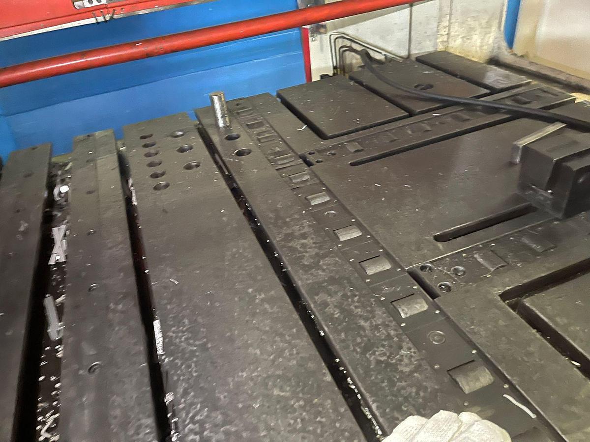 Used Kukil KDH-300E High Speed Stamping Machine Year 2011