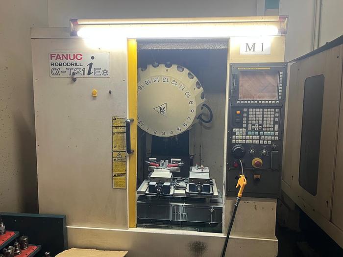 Used Fanuc Robodrill α-T21iEe Year 2008 CNC Vertical Machining Center