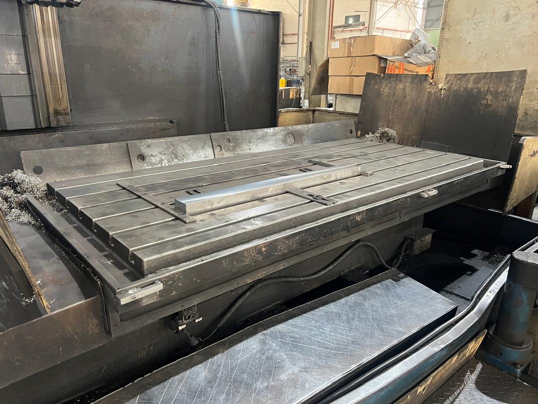 Used Hartford HV80A CNC Vertical Machining Center / CNC Milling