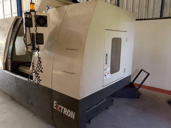 Used EXTRON Vertical Machining Center Year 2005