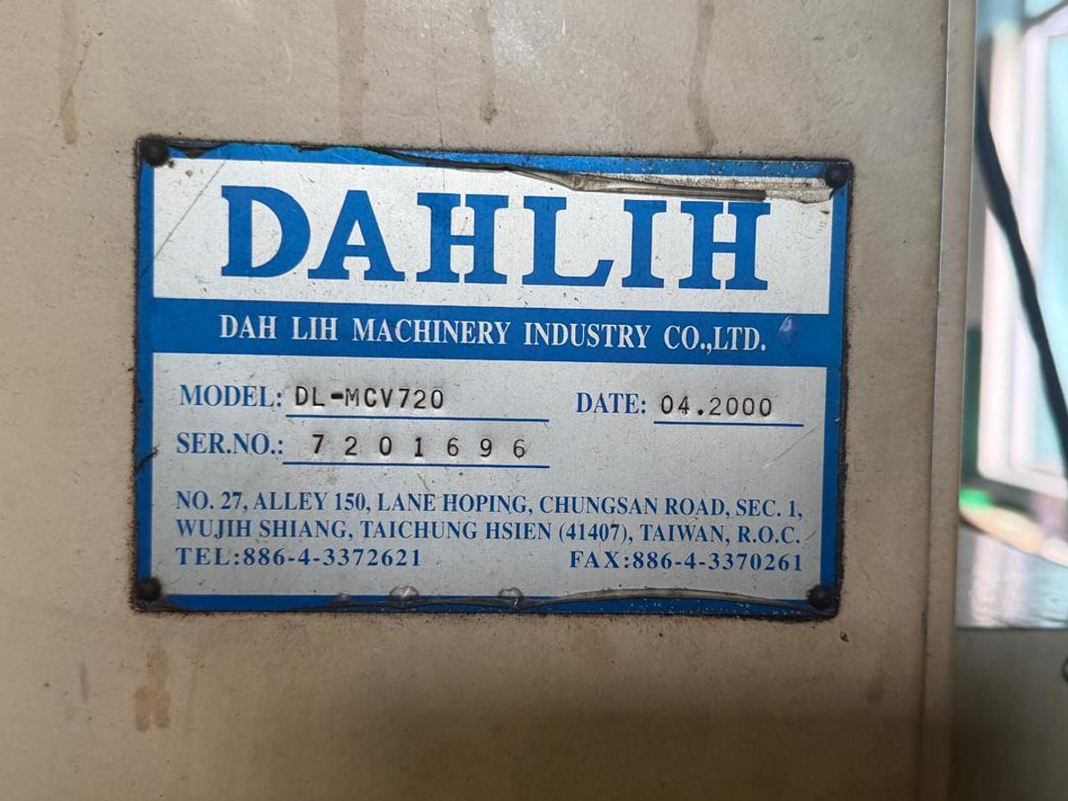 Used Dahlih MCV-720 Vertical Machining Center Year 2000
