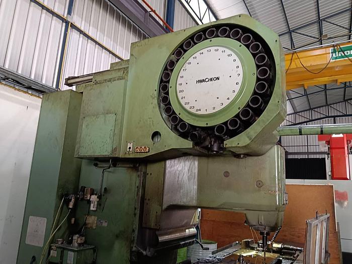 Used HWACHEON Ecomil-85V Year 1998 CNC Vertical Machining Center