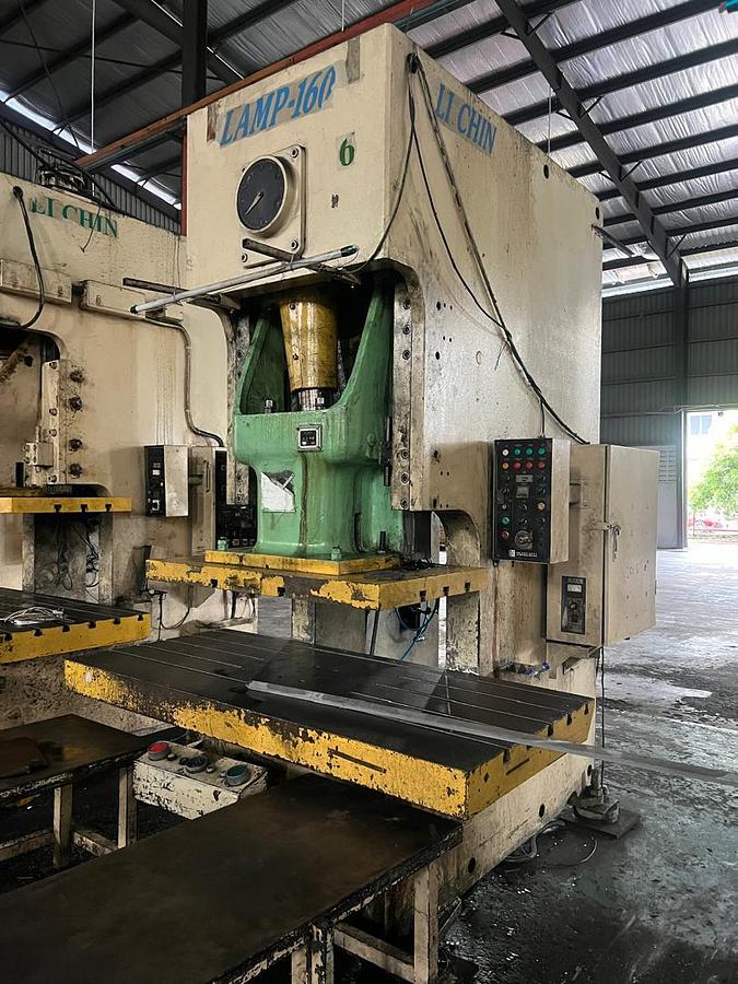 Used LI CHIN LAMP-160 Mechanical Stamping Press Year 2002