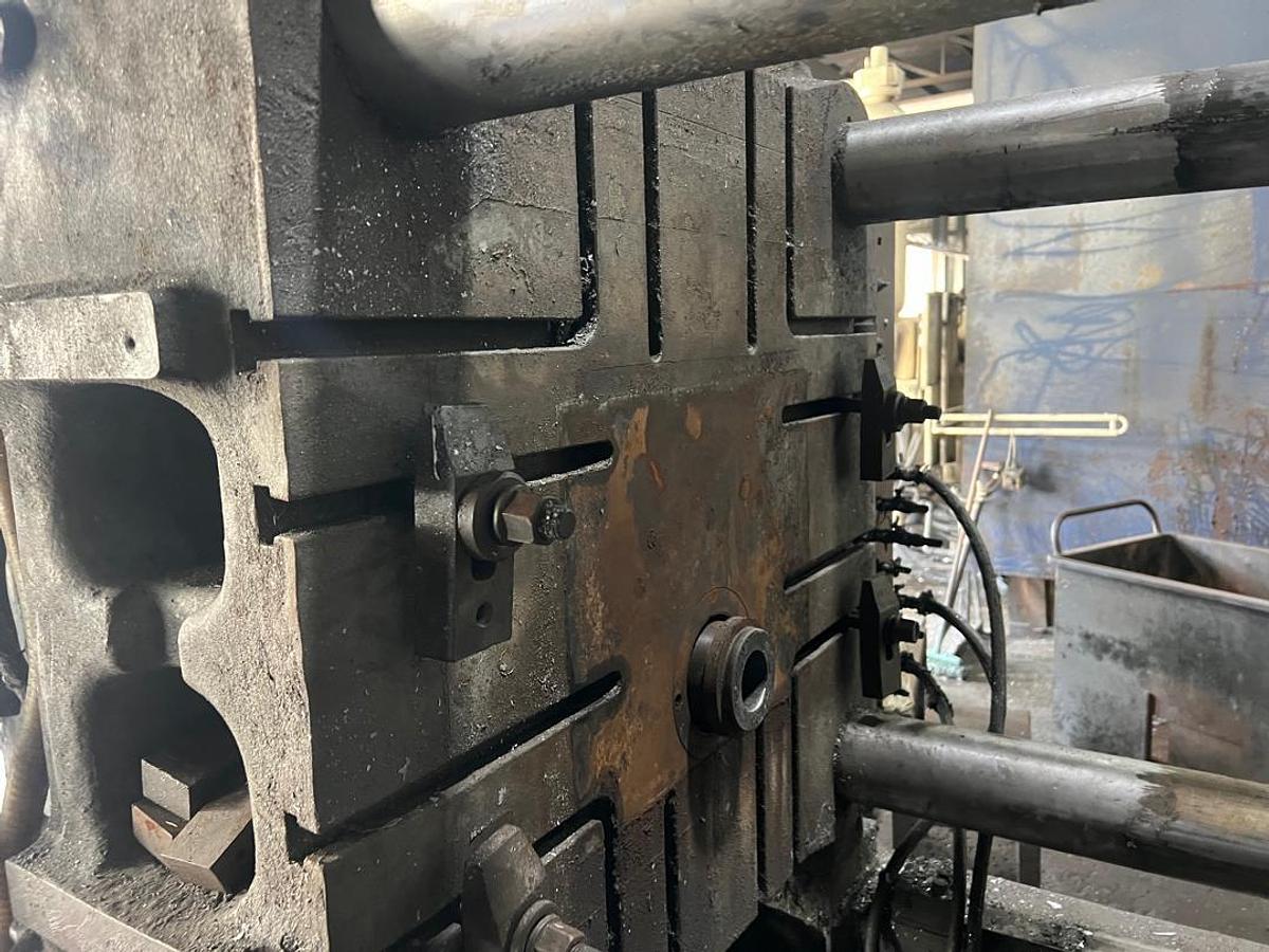 Used TOYO 350T Model BD-350V3-CM Year 2000 Die Casting Machine