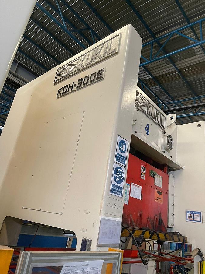 Used Kukil KDH-300E High Speed Stamping Machine Year 2011