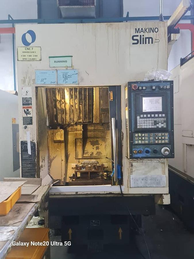Used Makino Slim3 CNC Milling Center Year 2008