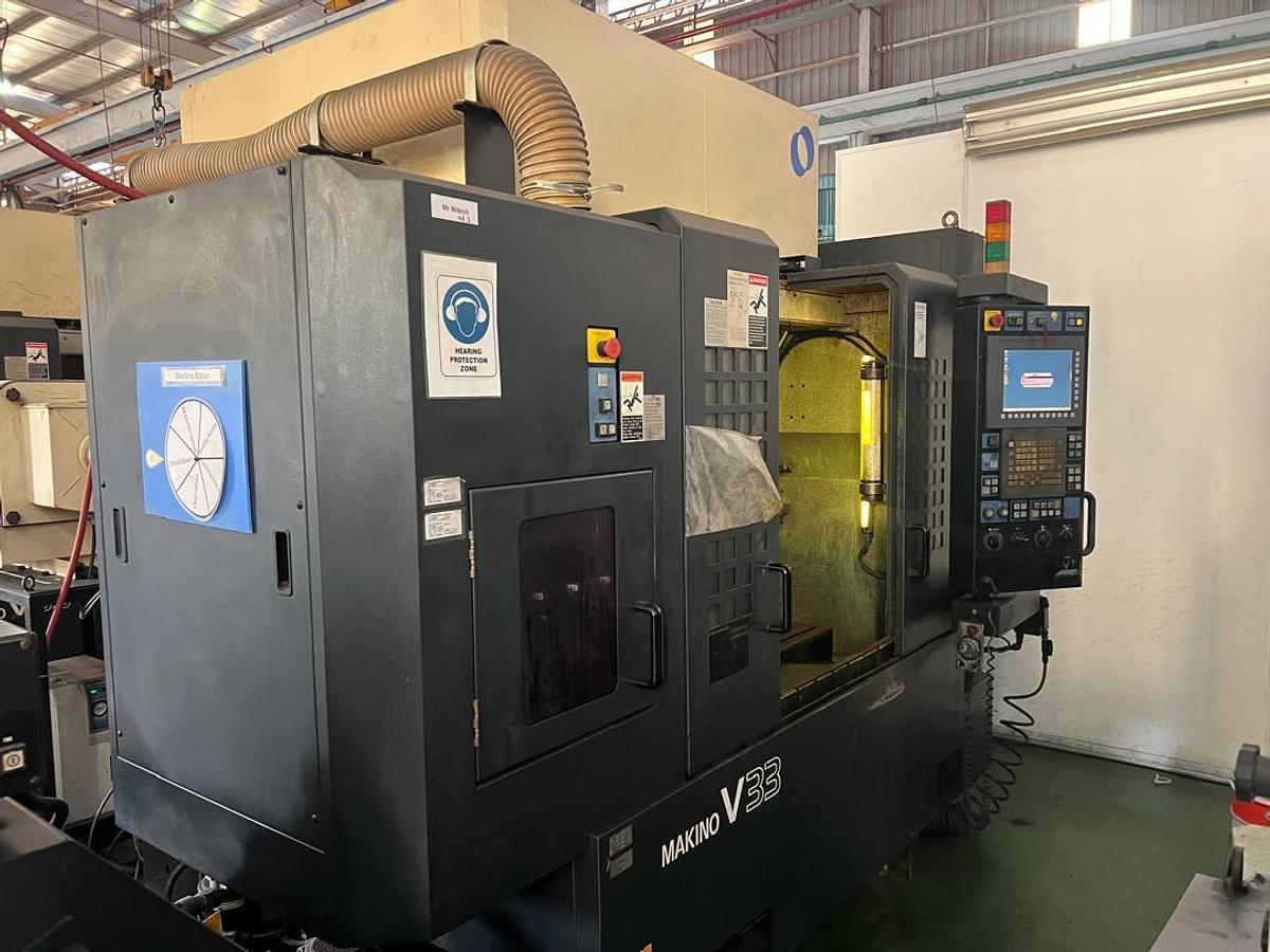Used Makino V33 Vertical Machining Center Year 2005