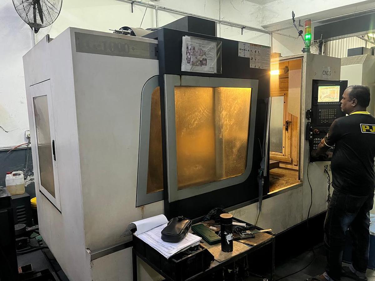 Used Hartford LG-1000 CNC Vertical Machining Center Year 2013