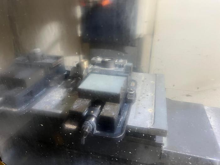 Used FANUC ROBODRILL α-T21iELe Year 2006 CNC Vertical Machining Center 