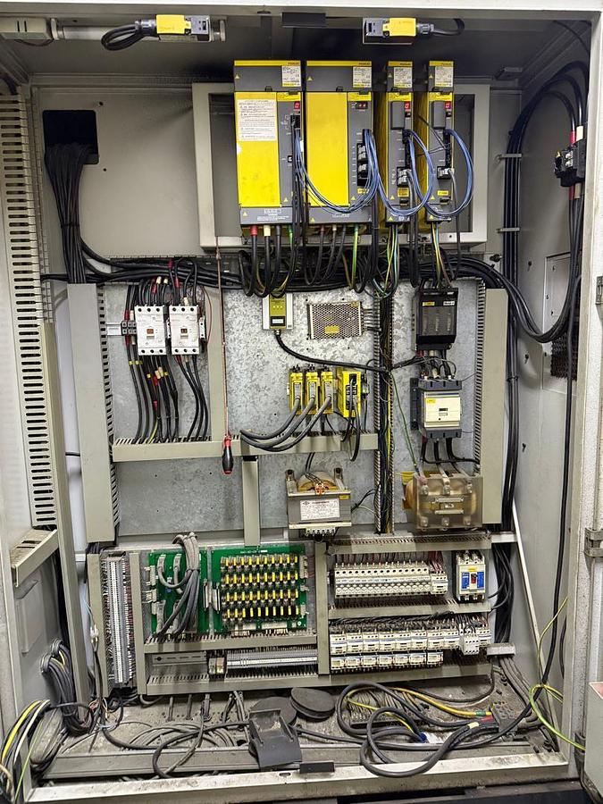 Used Kao Ming KMC-1800DV Double Column Maching Center Year 2010