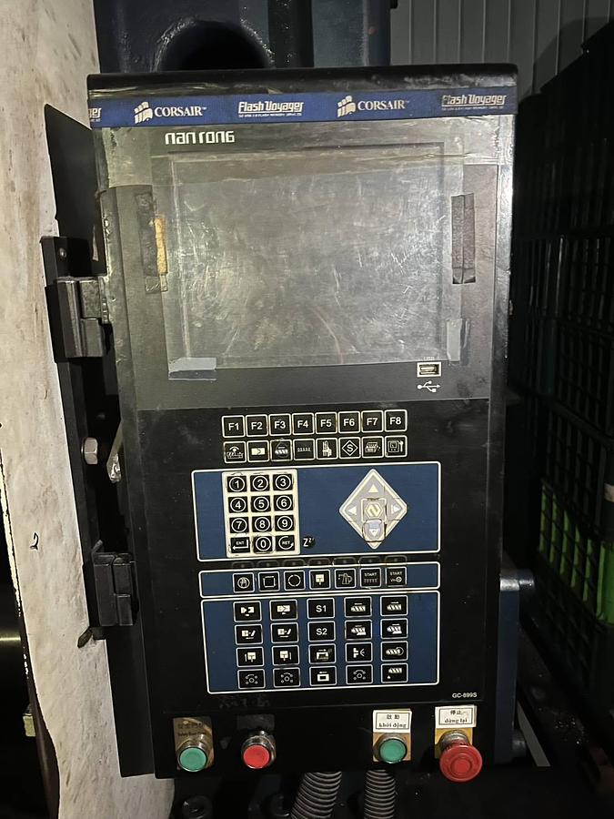 Used Nan Rong 1000T Injection Molding Machine