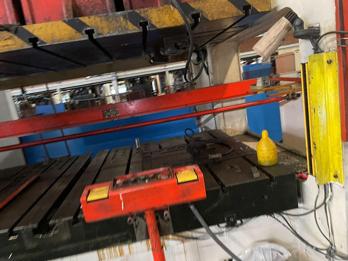 Used Kukil KDH-300E High Speed Stamping Machine Year 2011