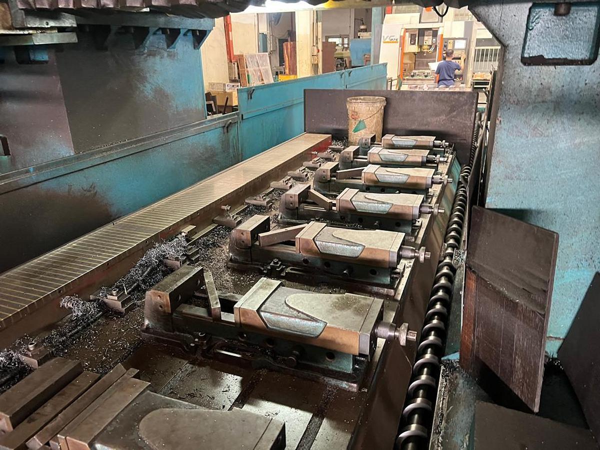 Used Yeong Chyn 6000mm Double Column Machining Center