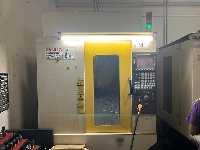 Used Fanuc Robodrill α-T21iEe Year 2008 CNC Vertical Machining Center