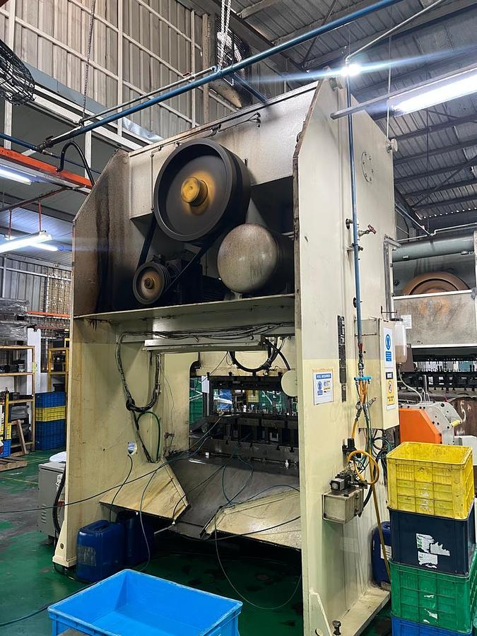 Used Aida D-30 300T Stamping Press Year 1981