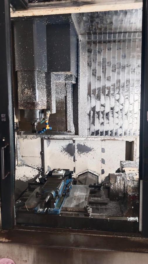 Used Makino S56 Vertical Machining Center Year 2005