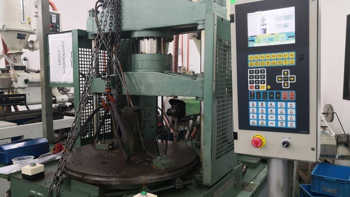 Used Nissei 80T Vertical Injection Molding Machine