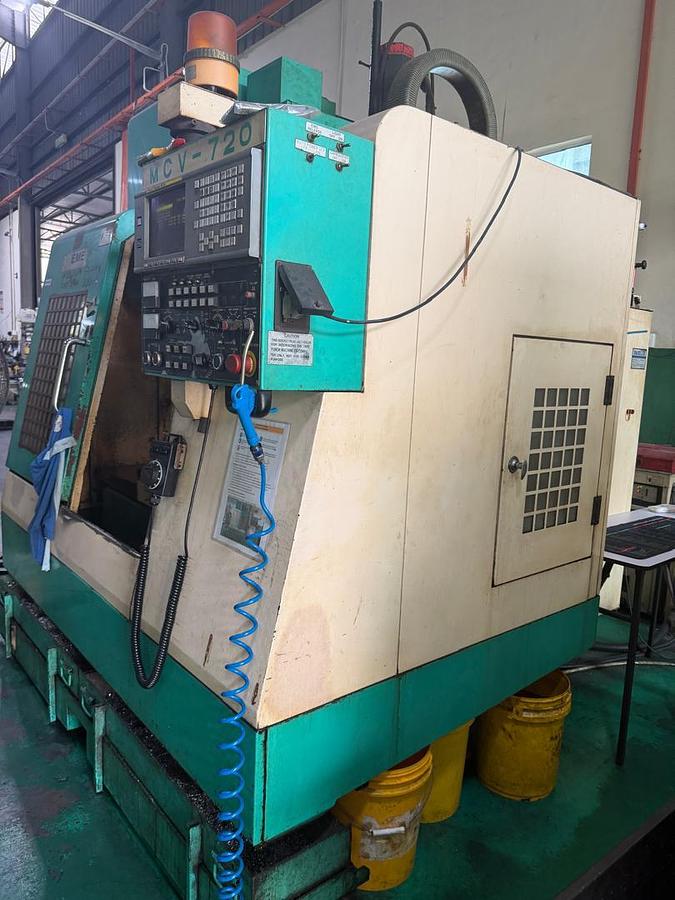 Used Dahlih MCV-720 Vertical Machining Center Year 2000
