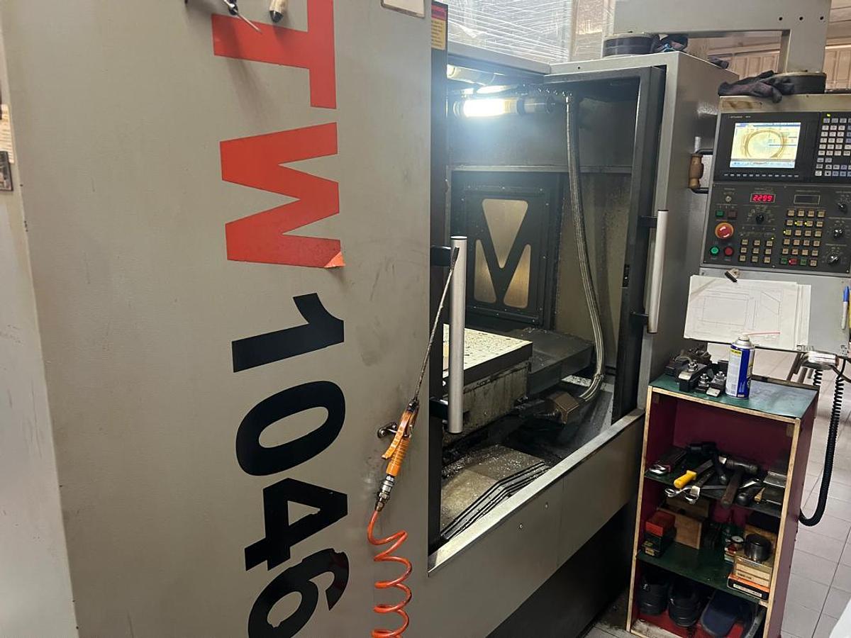 Used Topwell TW-1046 Vertical Machining Center Year 2011