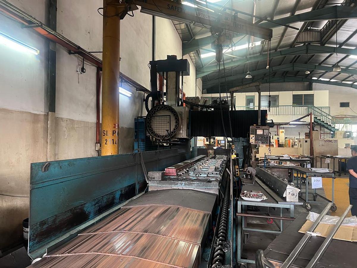 Used Yeong Chyn 6000mm Double Column Machining Center