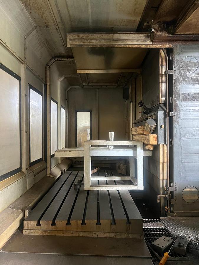Used Makino MCC2013 CNC Horizontal Machining Center