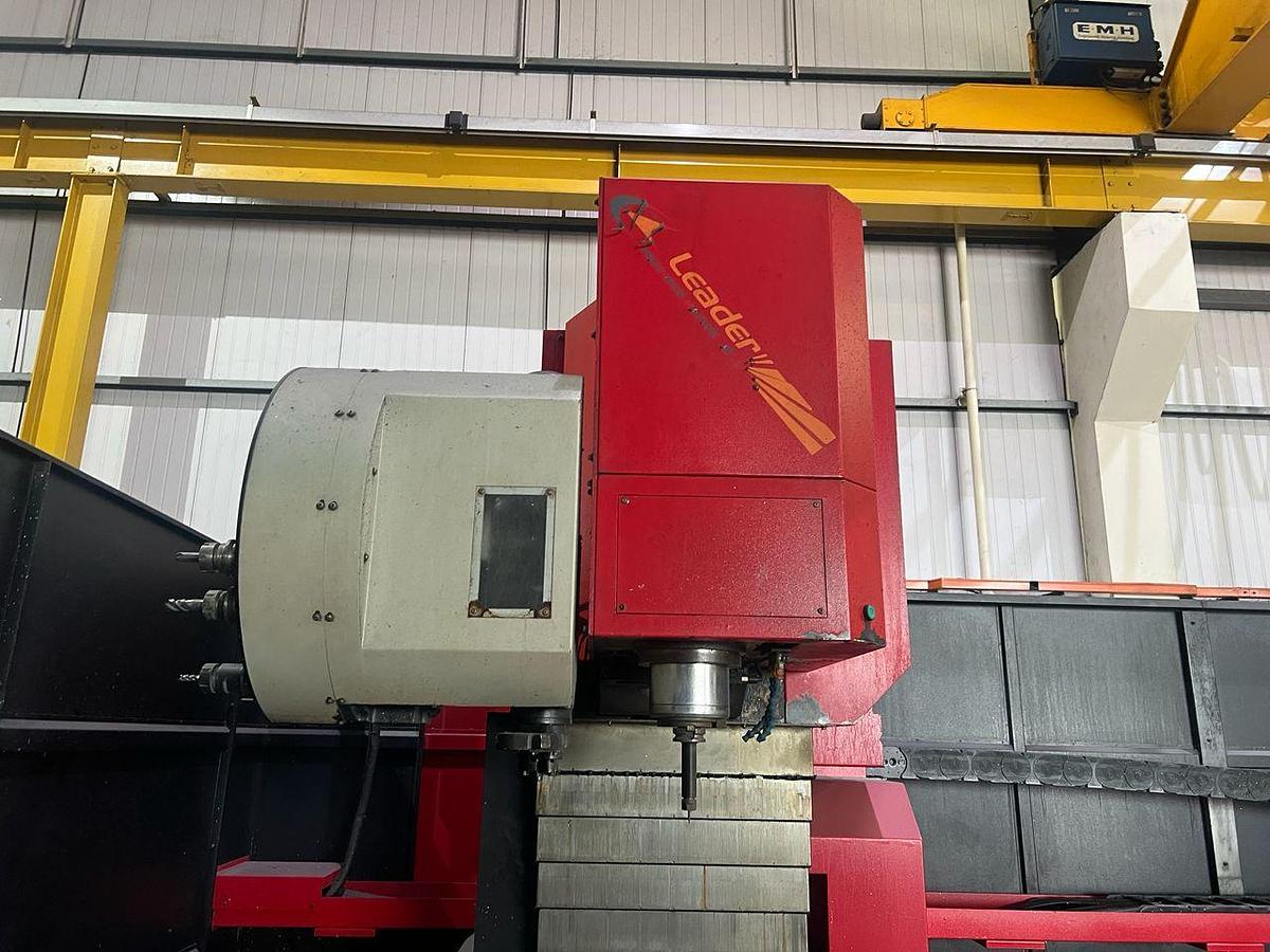 Used Leader RH4-35 Moving Column Machining Center