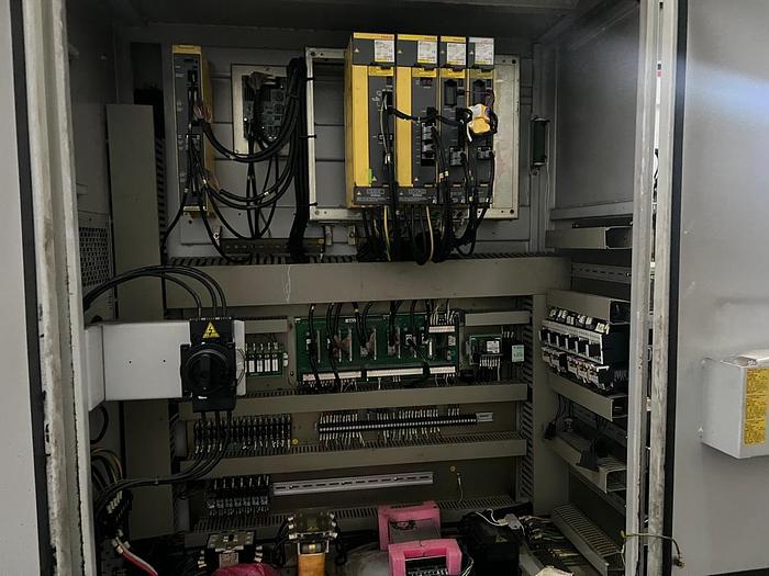 Used FEELER QM-22A Year 2008 Vertical Machining Center