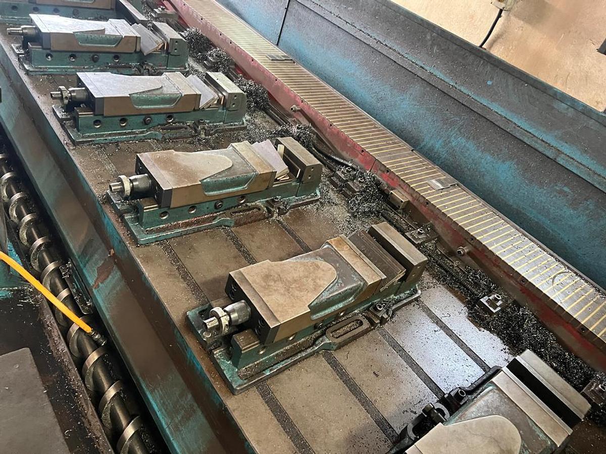 Used Yeong Chyn 6000mm Double Column Machining Center