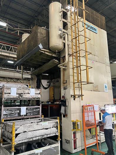 Used Hyundai 300T Model SA2-300 Year 1996 Stamping Press