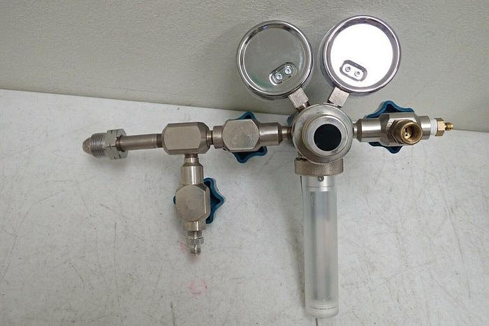 Used Airgas Y12-SR145D Gas Regulator with Smart Indicating Regulator SIR Cartridge
