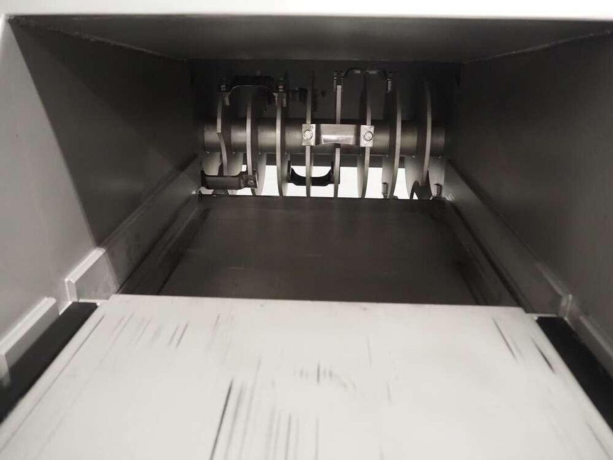 Used Lakidis frozen block flaker