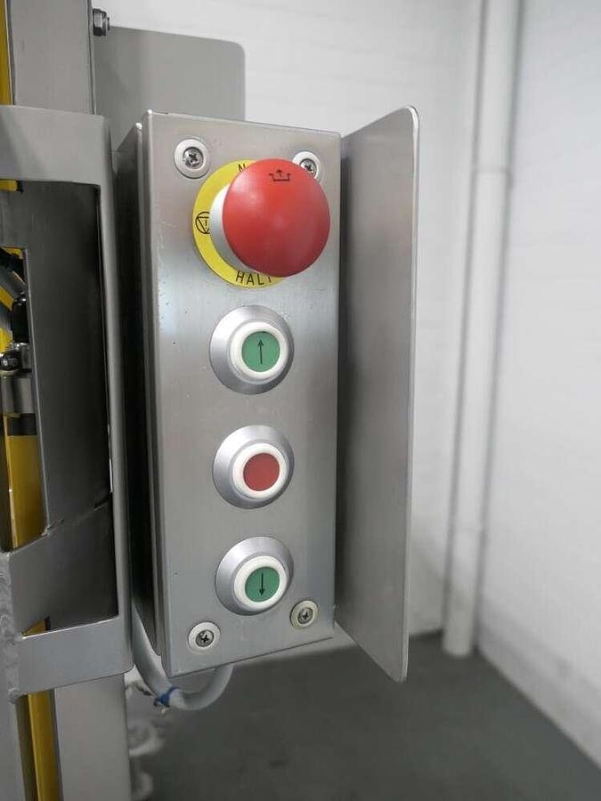 Used Lachnit movable lift