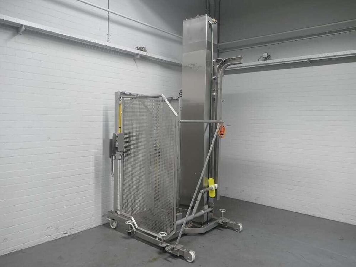 Used Lachnit movable lift