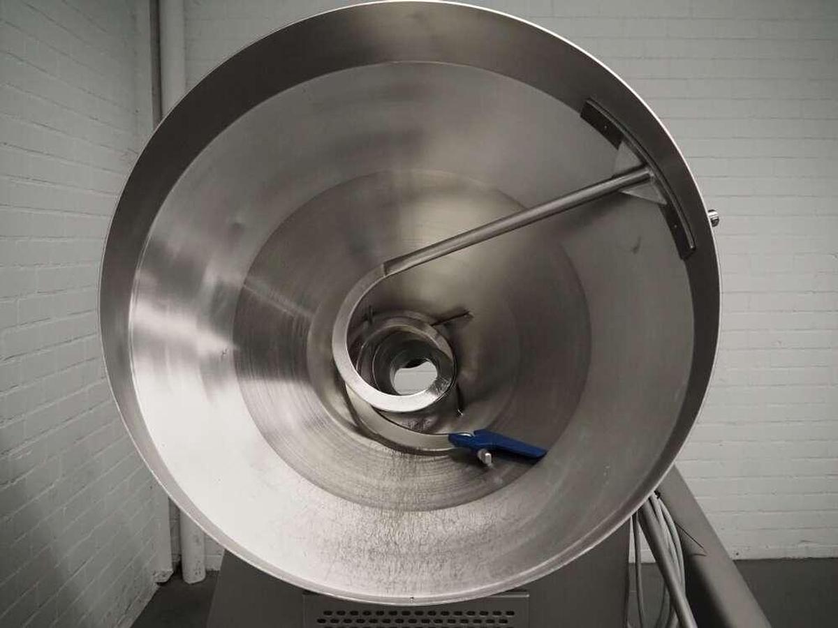 Used Risco vacuum filler