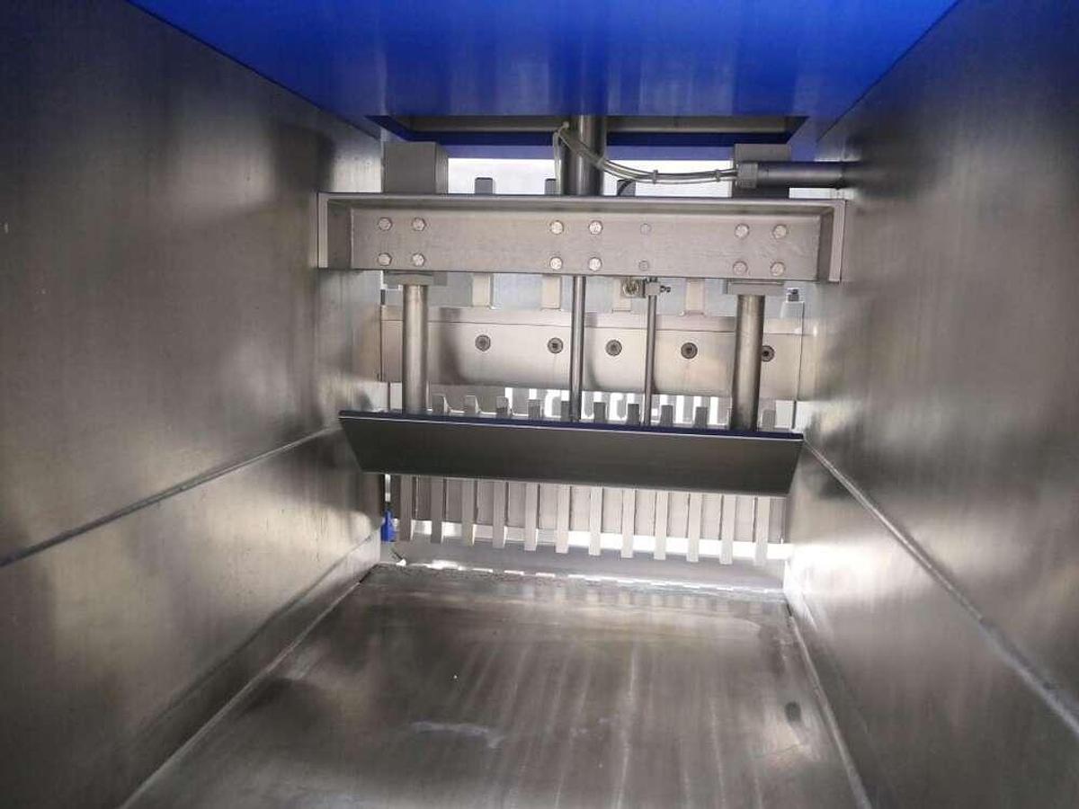 Used Magurit 3D cutting line for frozen products