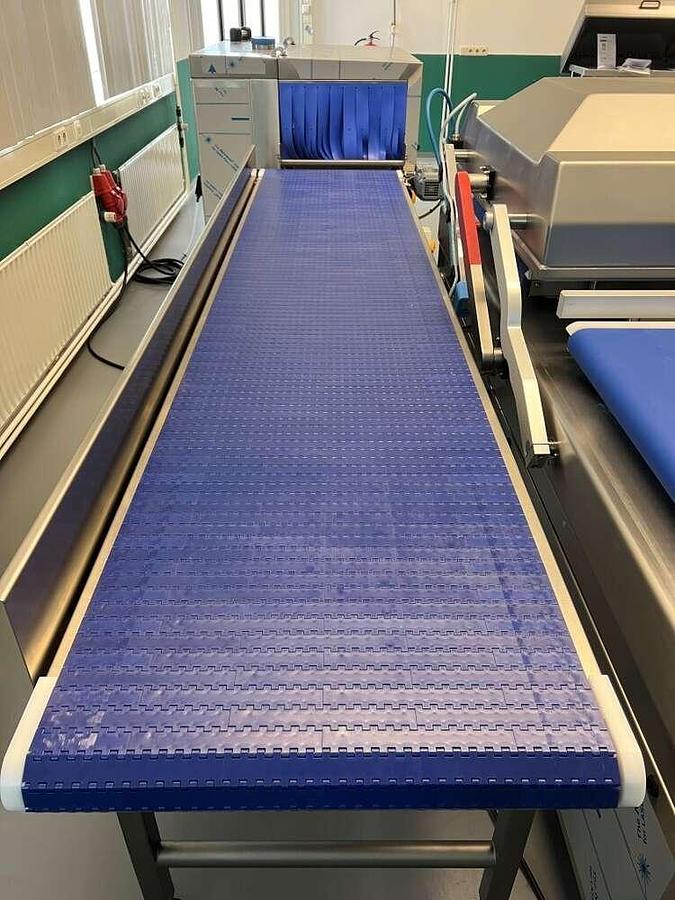 Used Henkelman automatic vacuum line