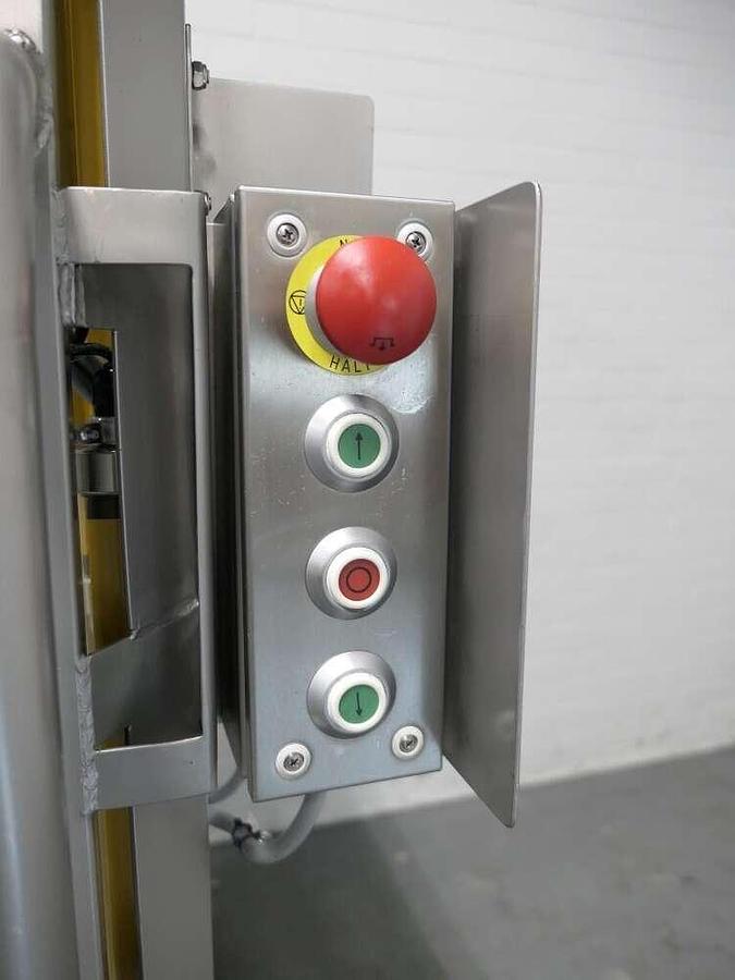 Used Lachnit movable lift