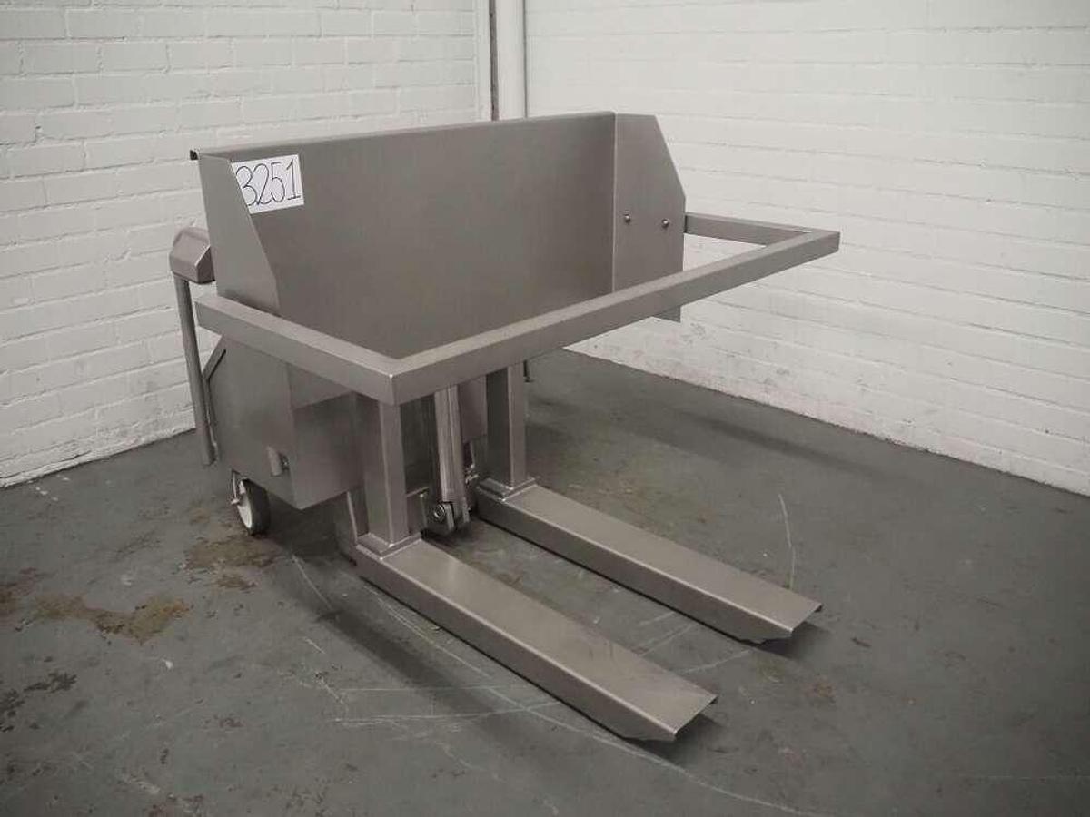 Used van Oirschot dolav tipper