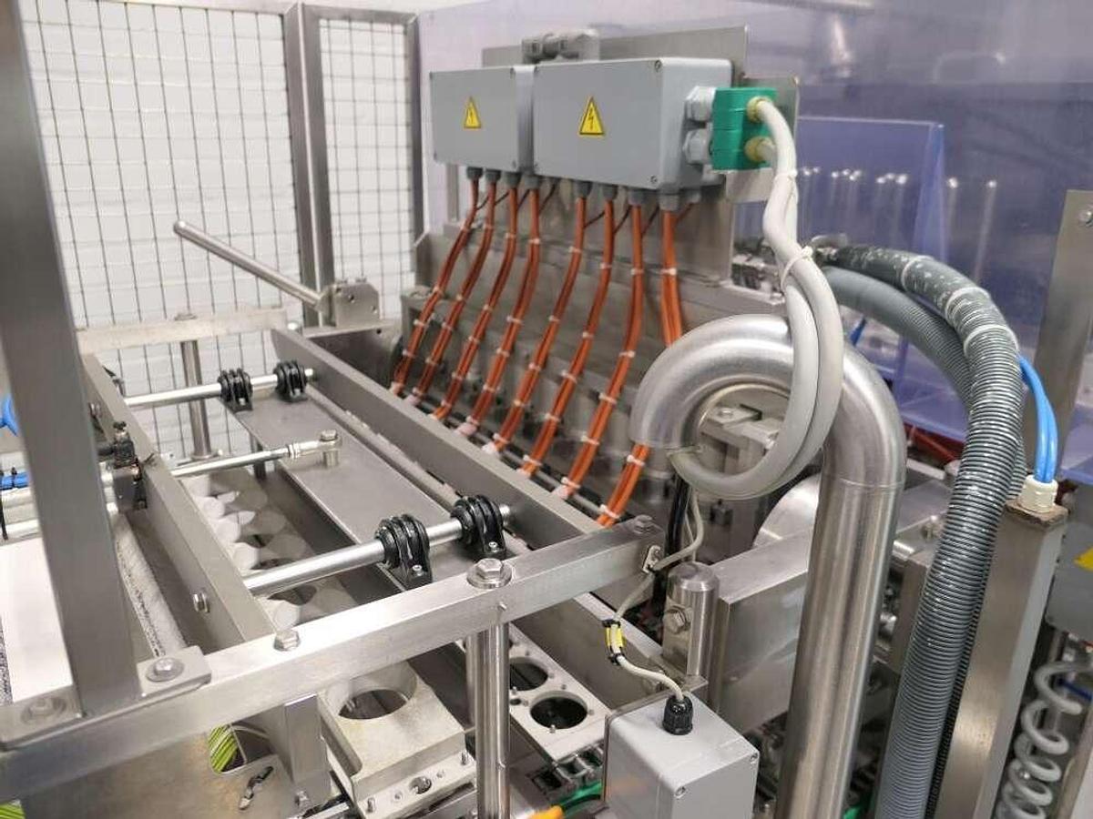 Used Grunwald filling- & closing machine