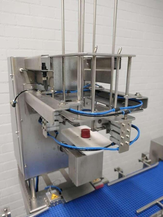 Used Van Rijn lidding machine
