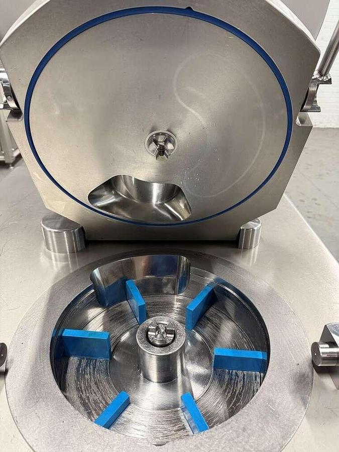 Used Risco vacuum filler