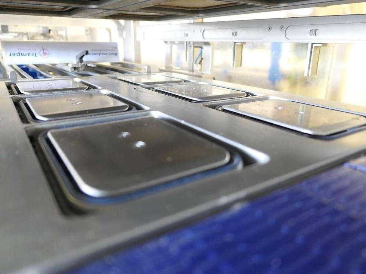 Gebruikt Tramper filling- and traysealing line